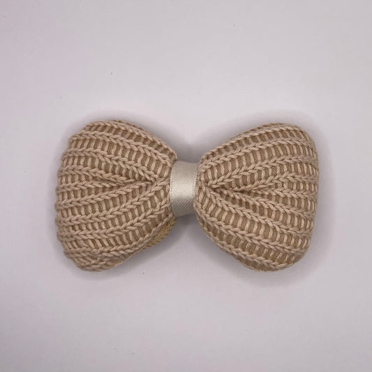 Beige bow