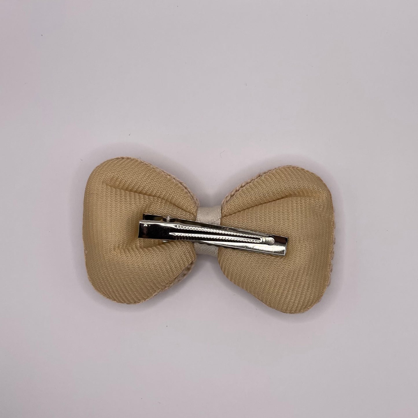 Beige bow